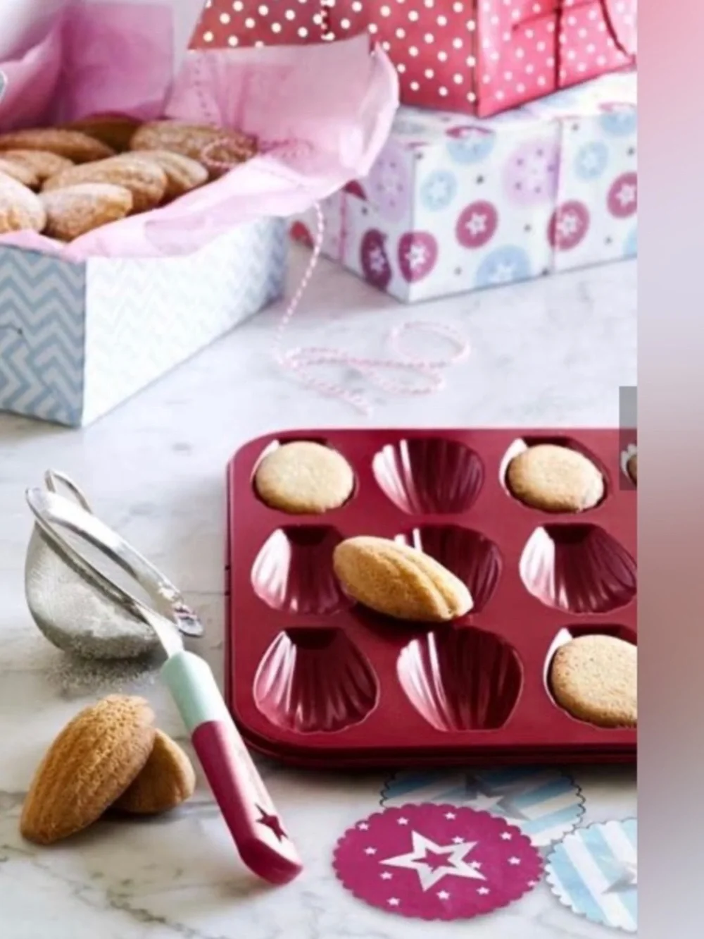 NEW American Girl by Williams-Sonoma, MADELEINE BAKING PLAQUE